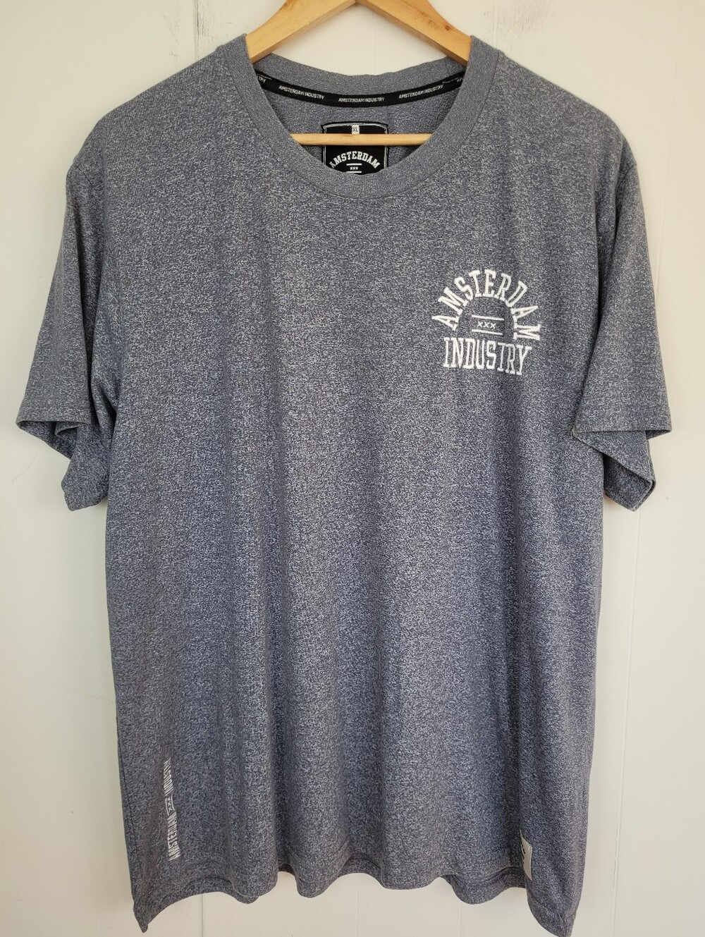 Amsterdam Industry XL Blue Embroidered Graphic T-Shirt